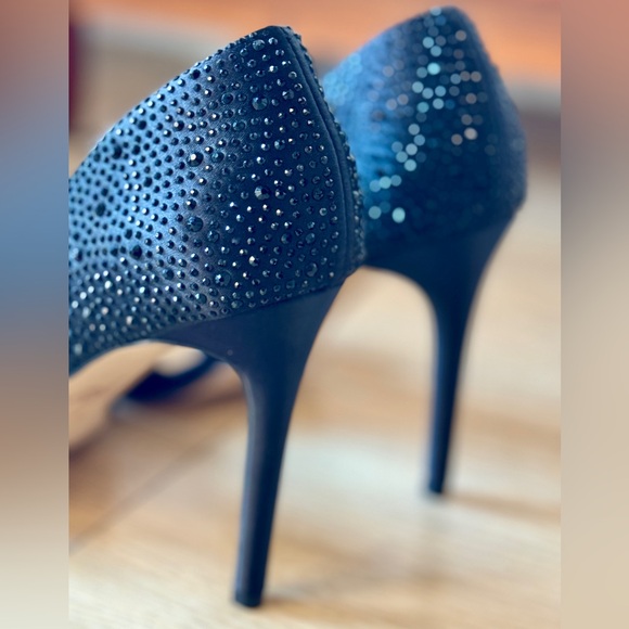 Badgley Mischka Jewel - Justise Black Embellished Pump - Size 9 - Picture 7 of 9